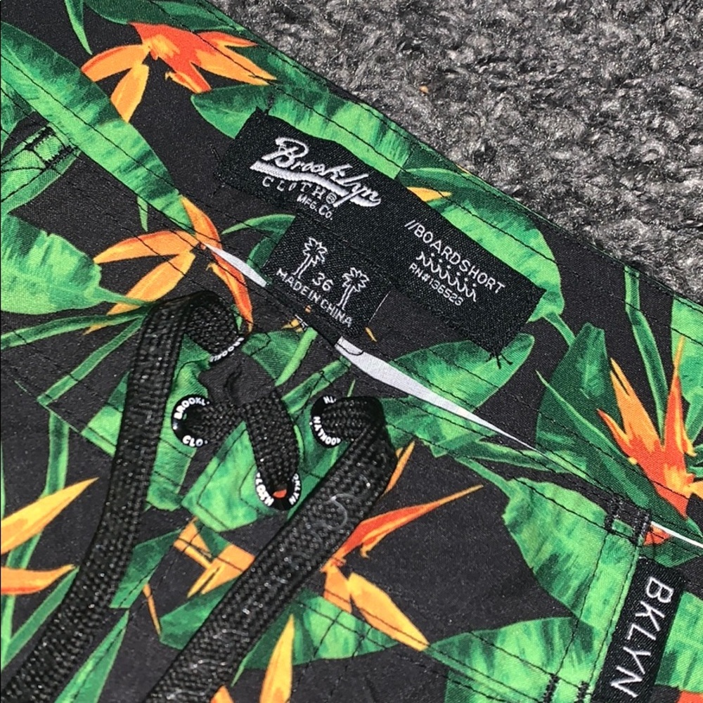 Palm print swim board shorts - Picture 5 of 5